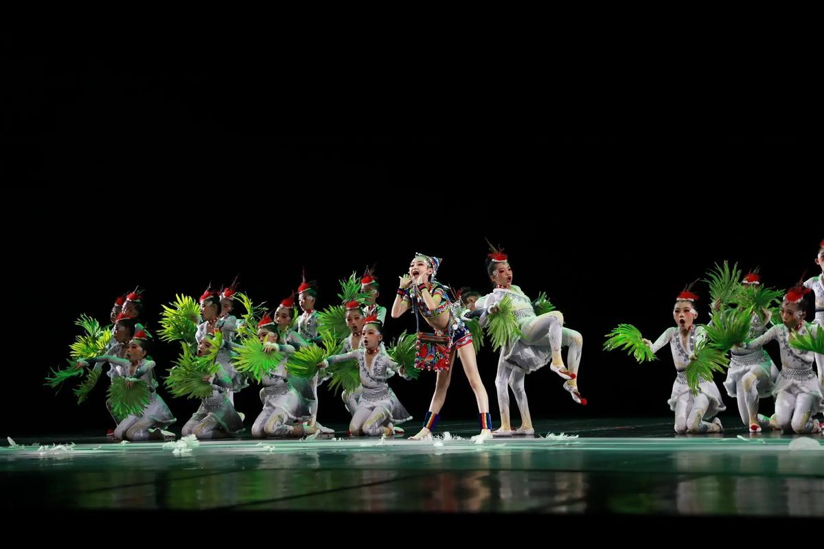 第七屆中小學(xué)生藝術(shù)展演 舞蹈類(lèi)一等獎(jiǎng)背后的創(chuàng)作風(fēng)采